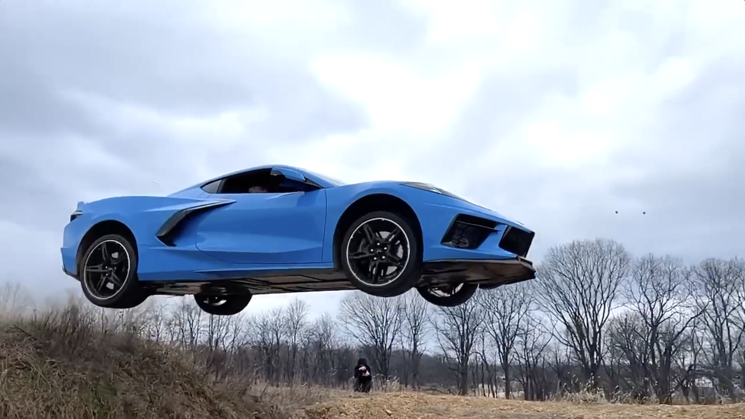 Ramp Jumping - On Sports Cars