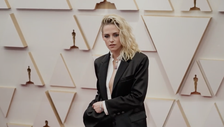 Kristen Stewart wears shorts to the 2022 Oscars