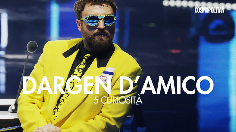 Sanremo 2024: Dargen D'Amico che mangia alghe nori come snack