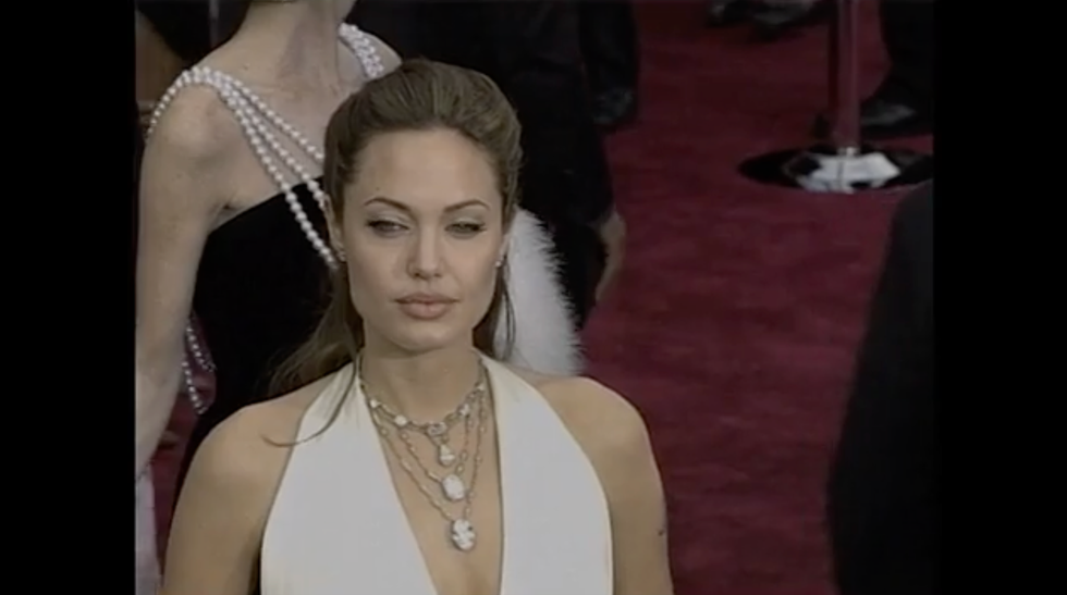 preview for Angelina Jolie arriving at the 2004 Oscars