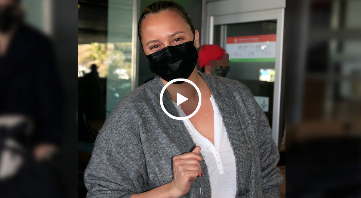 shaila dúrcal vuelve a españa donde vive desde casi hace un año tras dar unos conciertos por eeuu  y cuenta cómo esta su hermano tras el covid