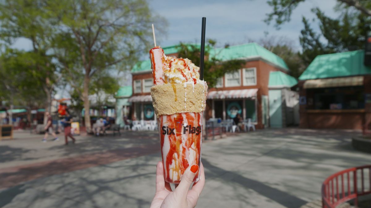 preview for These Theme Park Milkshakes Come Topped With Half A Pop-Tart And A Full Ice Cream Bar