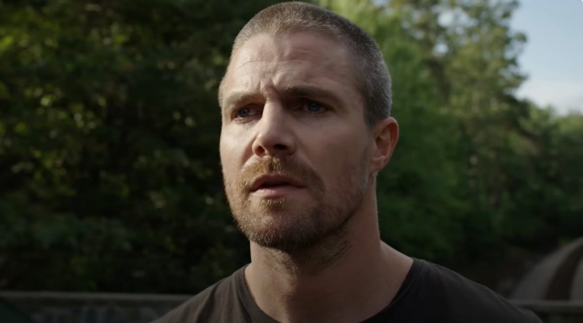 Stephen Amell confirms he was removed from flight after argument