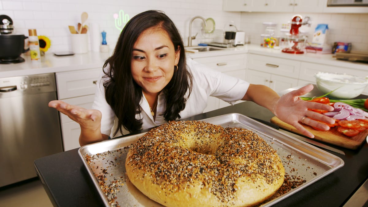preview for OMG! This Giant Bagel Weighs 8 Pounds