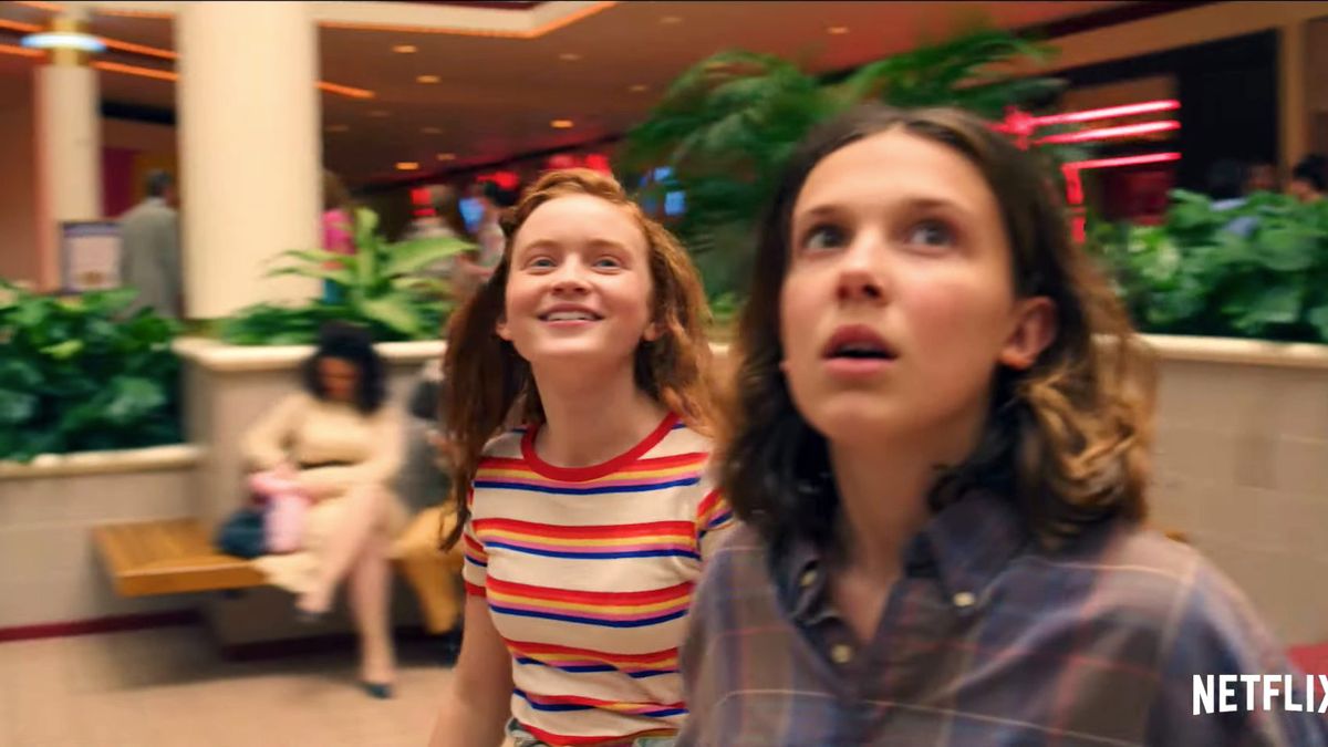 preview for Stranger Things 3 - official trailer (Netflix)