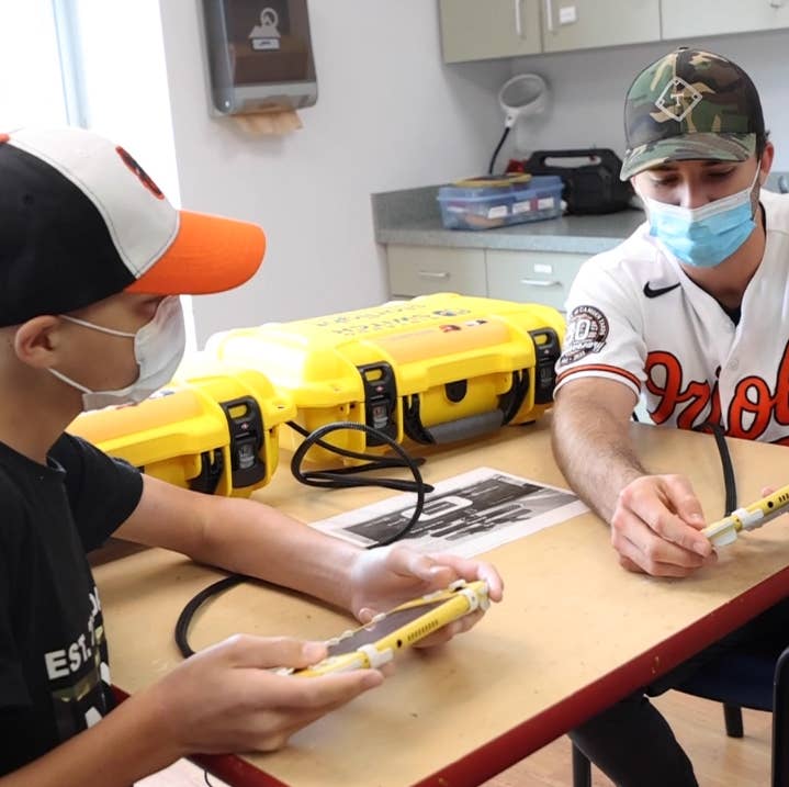 Dream big': Oregon Duck baseball player gives 10-year-old fan a signed bat  on birthday