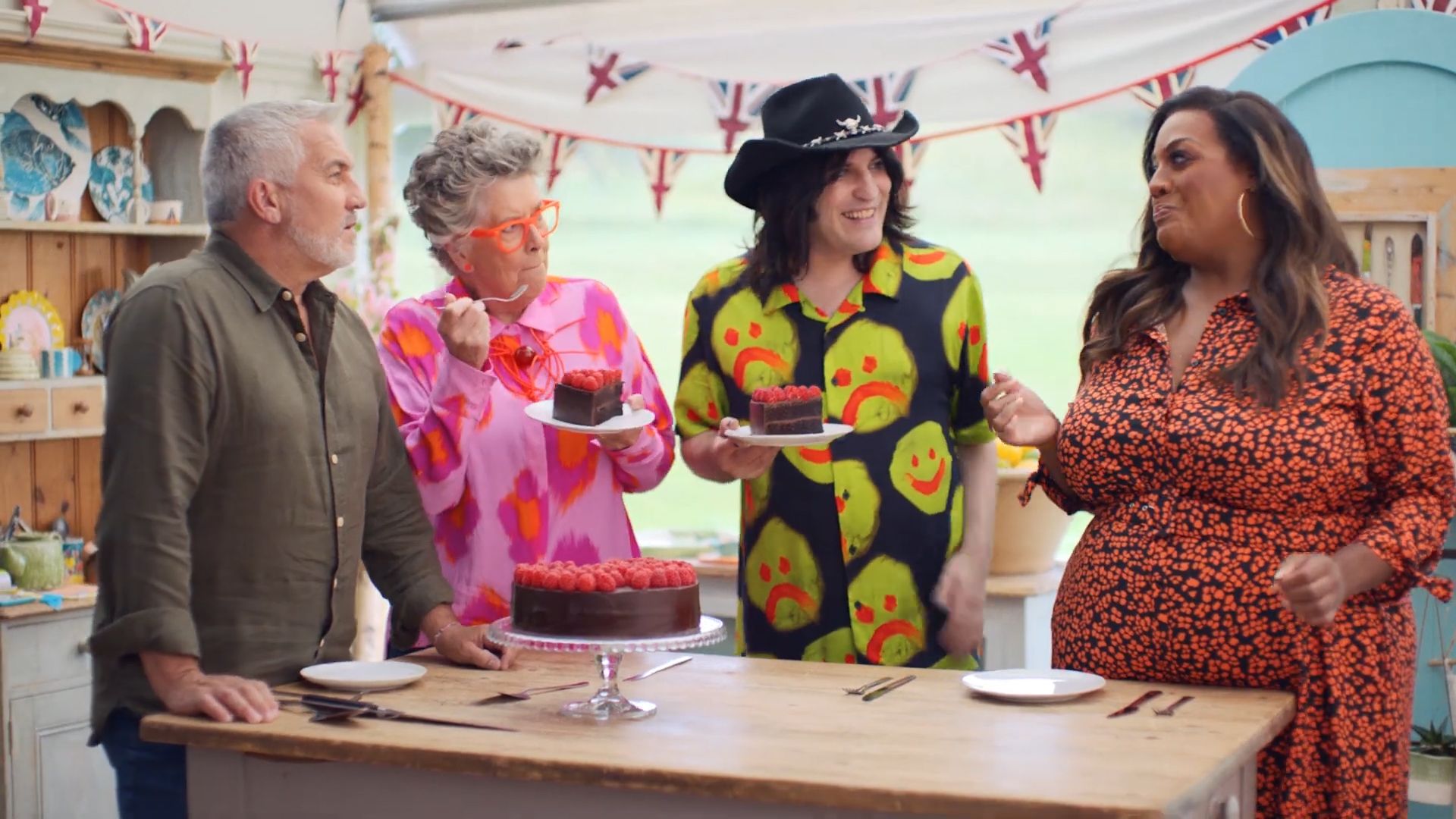 Bake Off Shares The First Look At Alison Hammond In The Marquee With Co ...