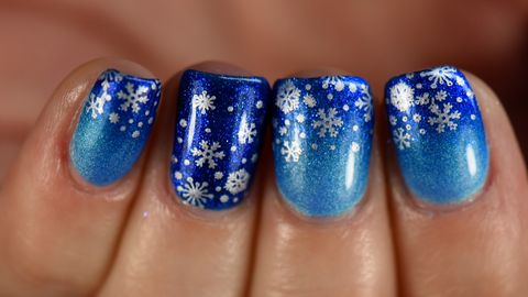 preview for Celebrate the Holidays with This Festive Nail Art
