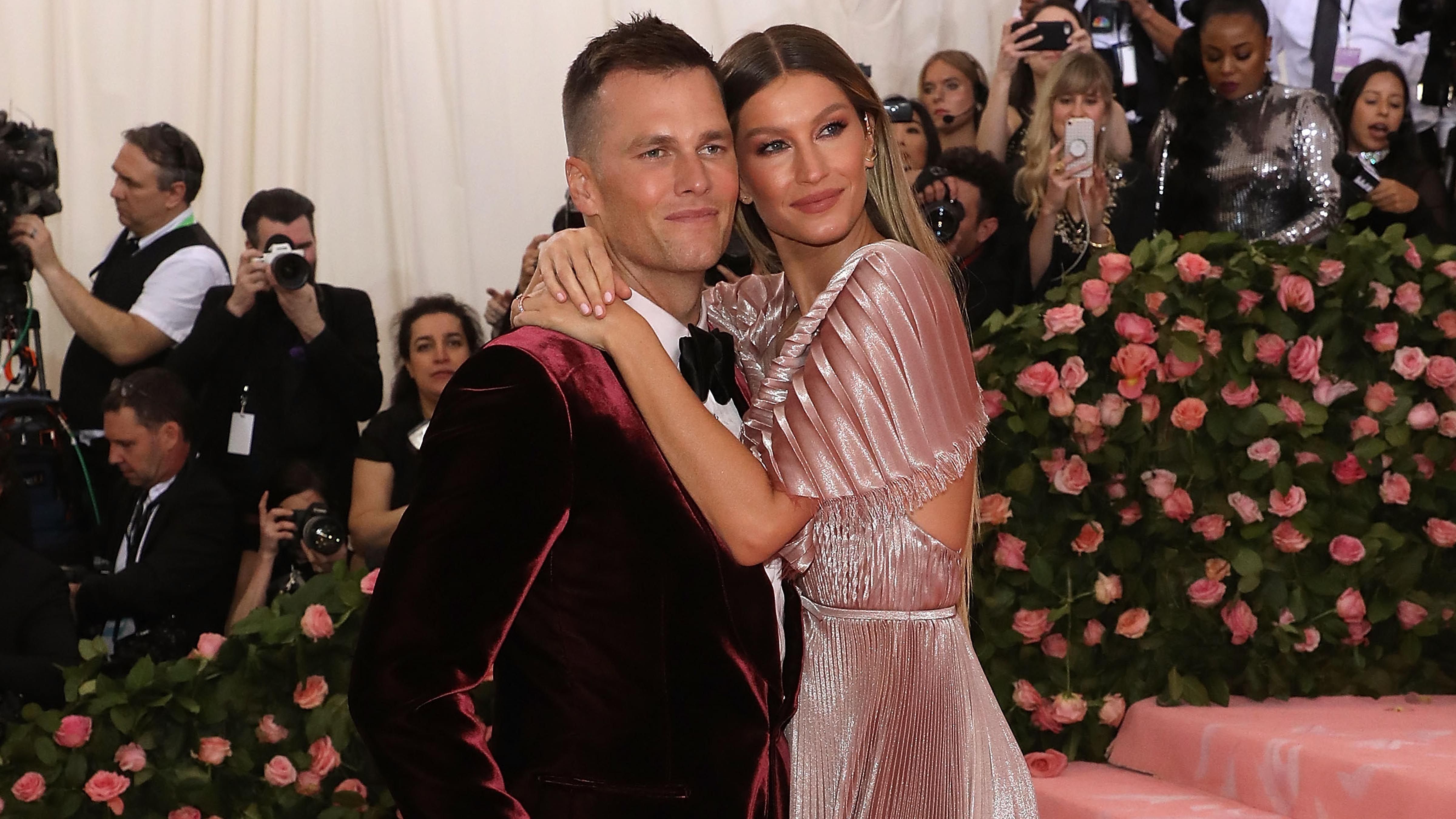 Gisele Bündchen Posted A Viral Video Of Tom Brady In His Underwear & The  Internet Is Blushing - Narcity
