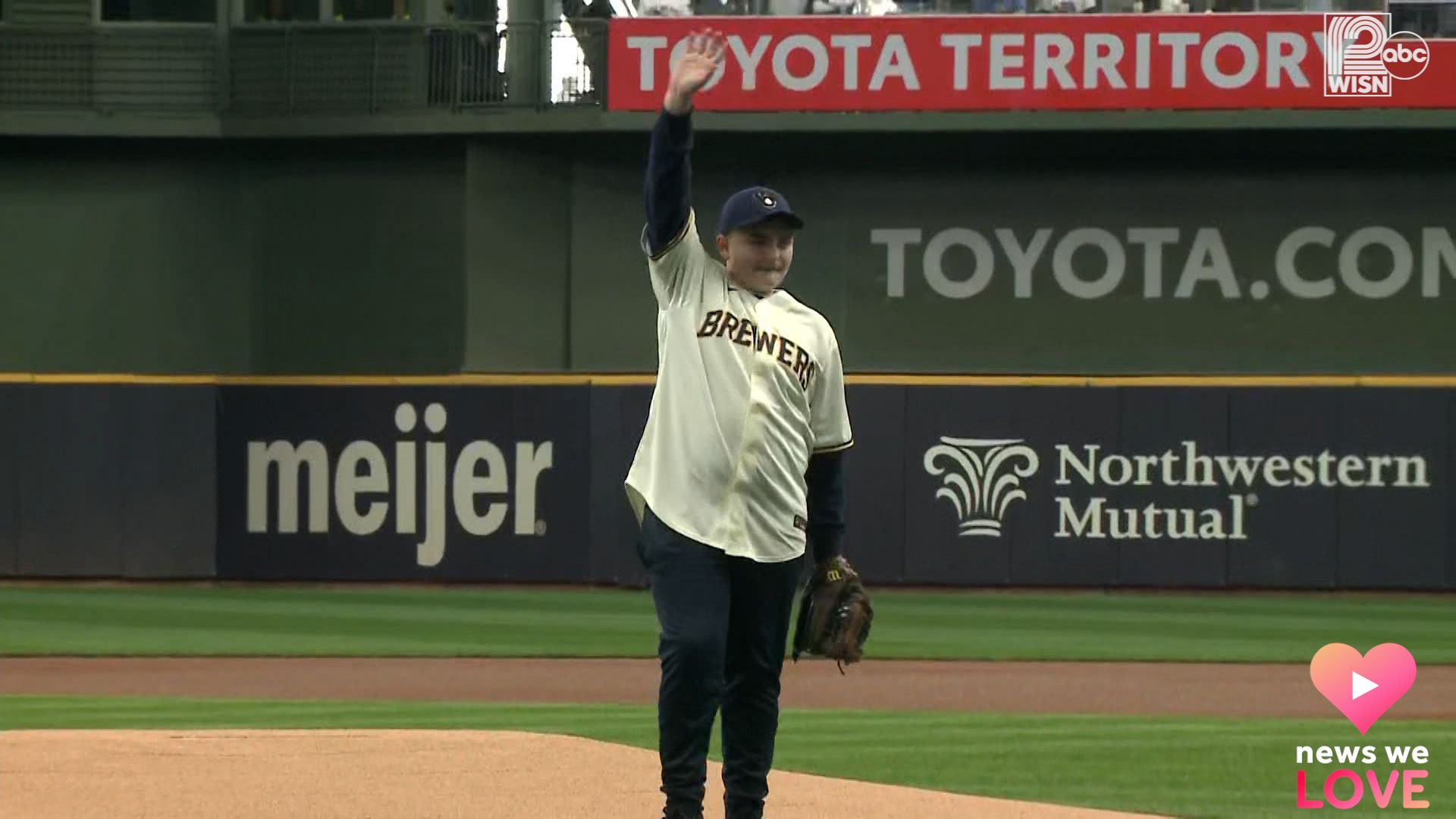 Had the honor of throwing the first pitch to my brother 🤞🏼❤️ a