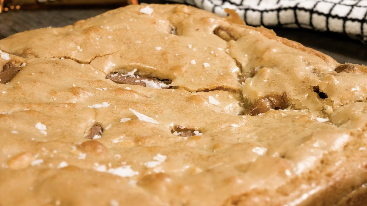 Video player poster image preview for Twix Blondies