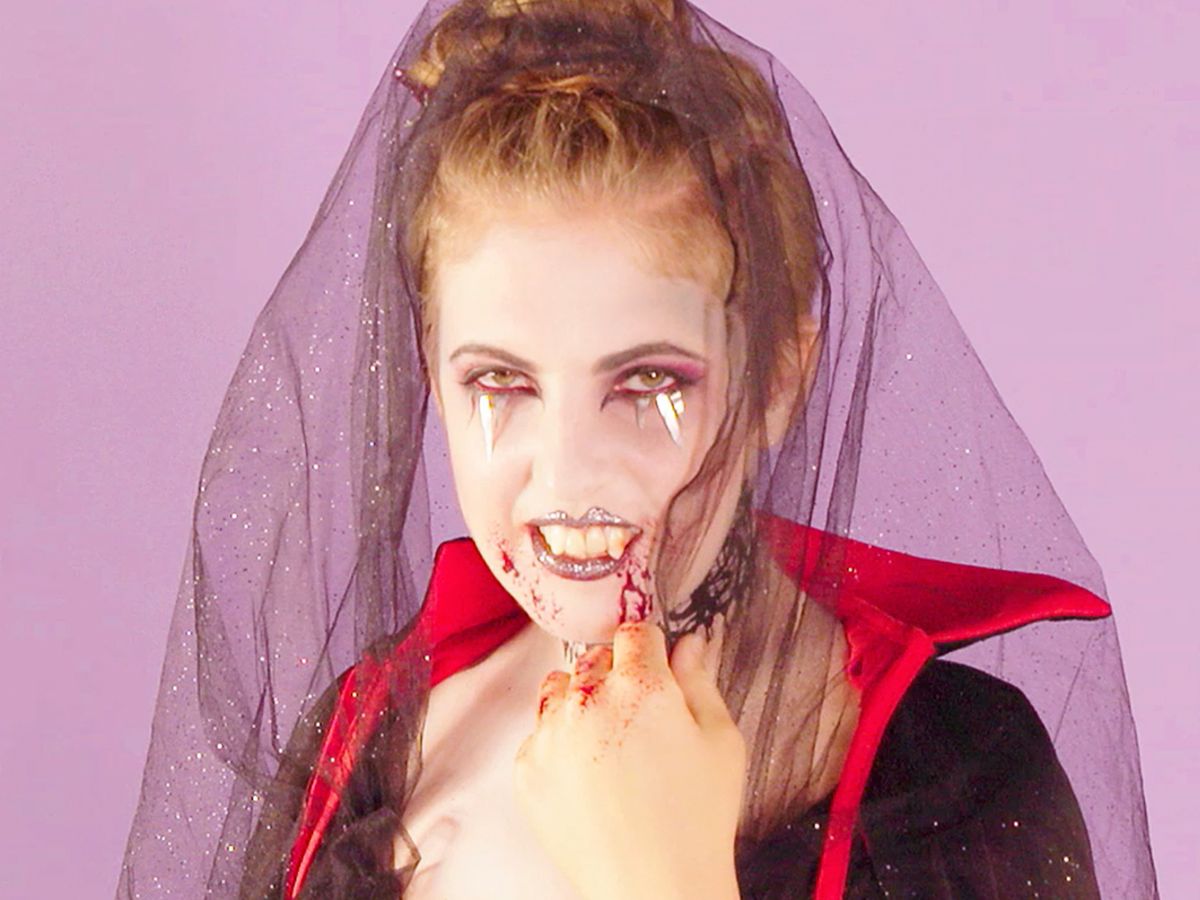 Cómo maquillarte de vampira para Halloween - Tutorial en vídeo