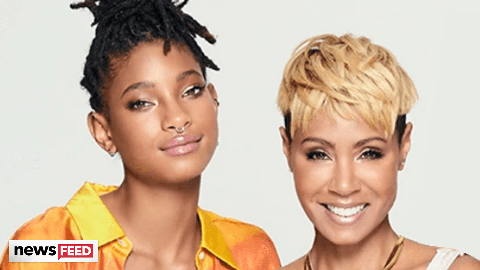 preview for Willow Smith Witnessed Mom Jada Pinkett Smith Endure "Intense Racism and Sexism"