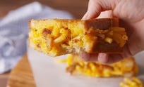 preview for Mac & Cheese Grilled Cheese Is The Decadent Trend You Need To Try!