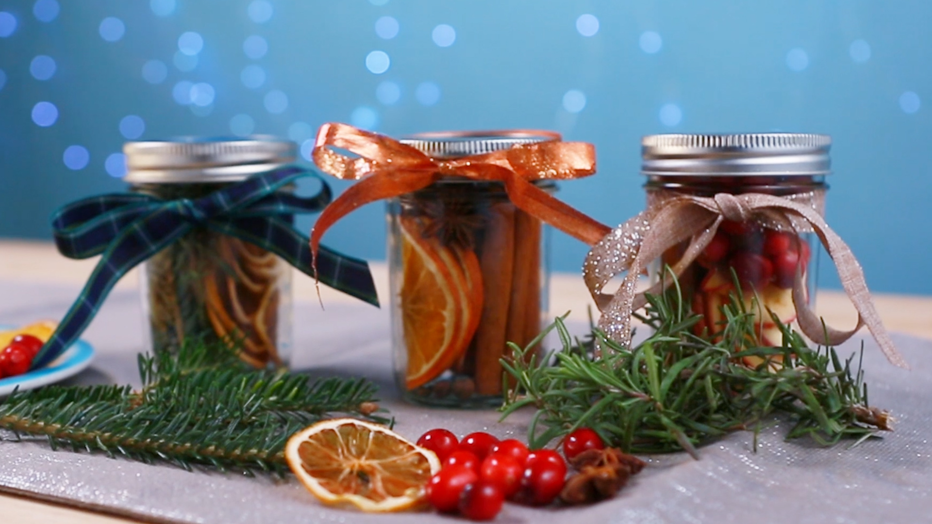 Festive DIY Christmas Simmer Pot in a Jar Party Tray Idea