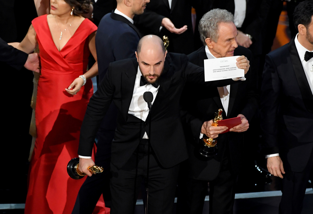 preview for La La Land awarded 'Best Picture' by mistake at the Oscars