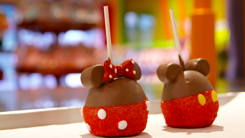 How To Make Mickey Caramel Apples Goofy S Candy Company Caramel Apples Delish Com