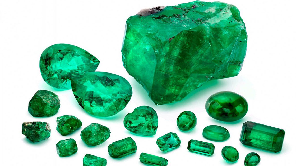 preview for These Rare Emeralds Discovered in 400-Year-Old Shipwreck Will Be Sold at an Auction This Spring