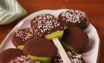 preview for Frozen Chocolate Kiwi Pops Are The Healthy Treat You'll Be Eating All Summer Long