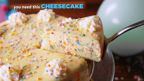 preview for This Funfetti Cheesecake Gives Cheesecake Factory A Run For Its Money