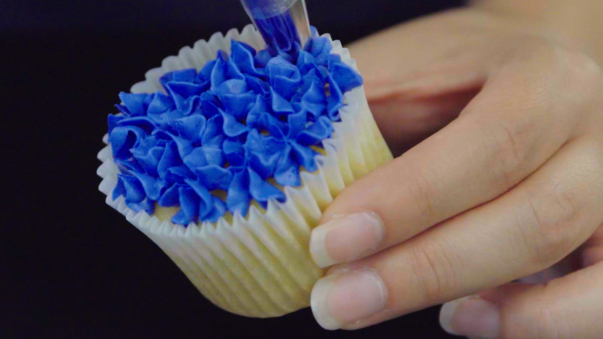 preview for 5 Fun Frosting Designs for the Cutest Cupcakes