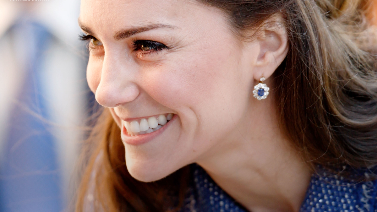 【キャサリン妃愛用】GRACE HAN ジュエリー チェーン イヤリング kate-middleton-wearing-queen-