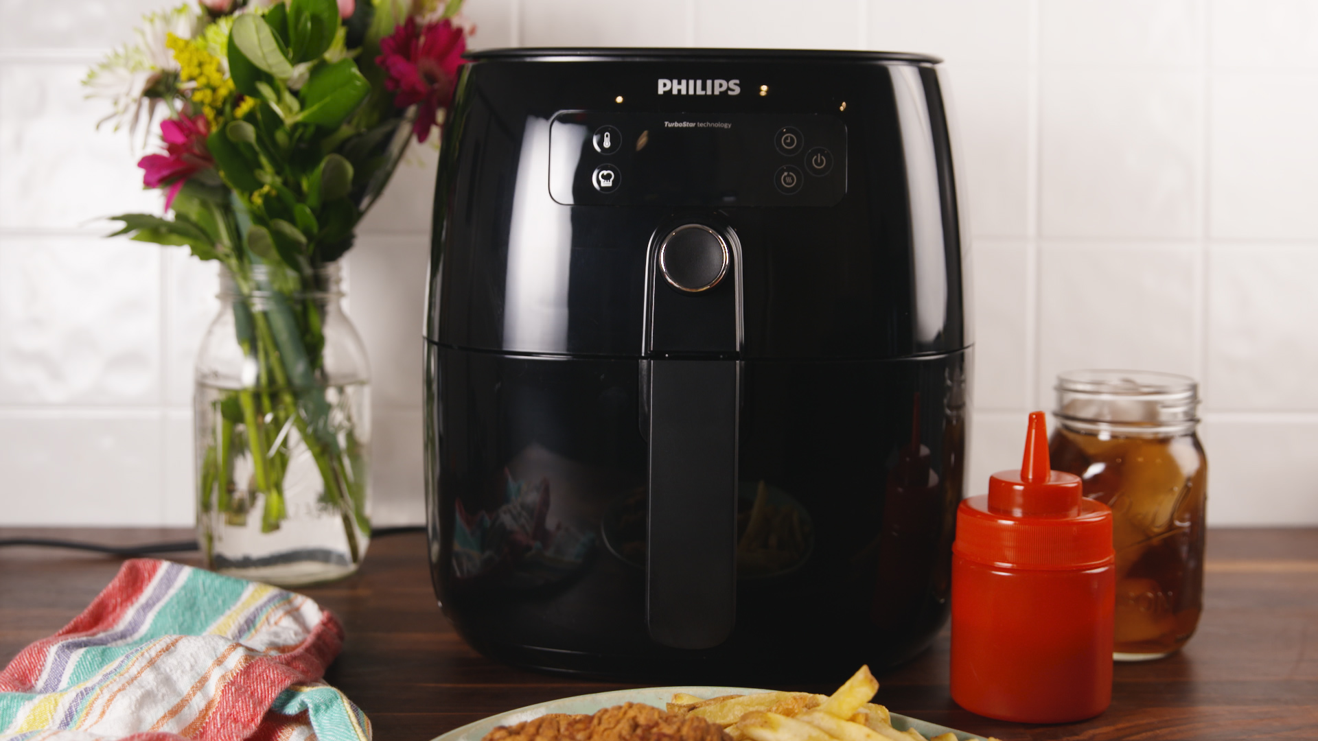 Philips' $250 Air Fryers Are On Sale For $100 Today -  Deal