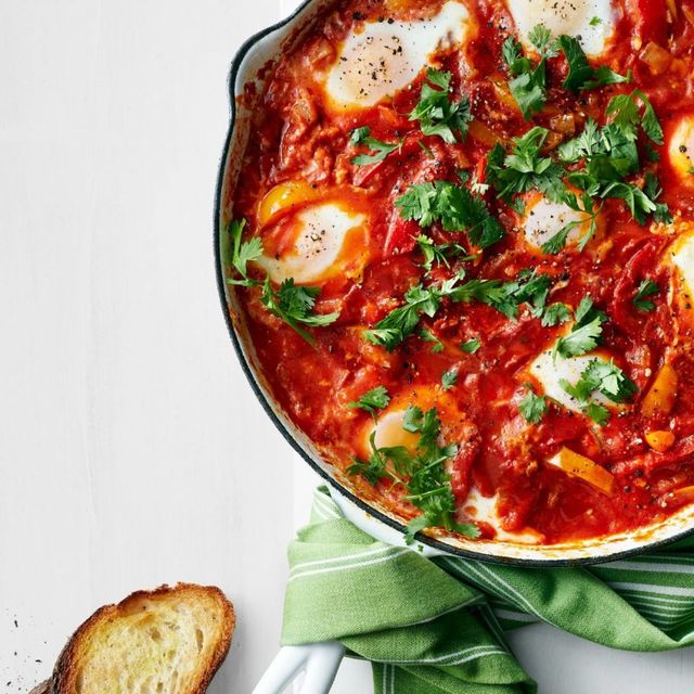 breakfast ideas with eggs stewed peppers and tomatoes with eggs