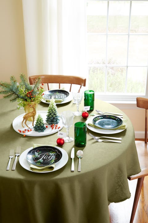Christmas Table Decorations Jazz Up White Plates