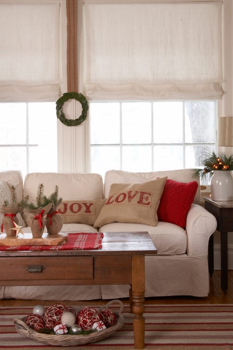 How To Organize Your House For Holiday Guests In Under 15 Minutes Ah The Holidays When 15 Minutes Before Guests Arrive You Re Frantically Hiding Piles Of Clutter In Every Available Nook Stop Madness And Take A