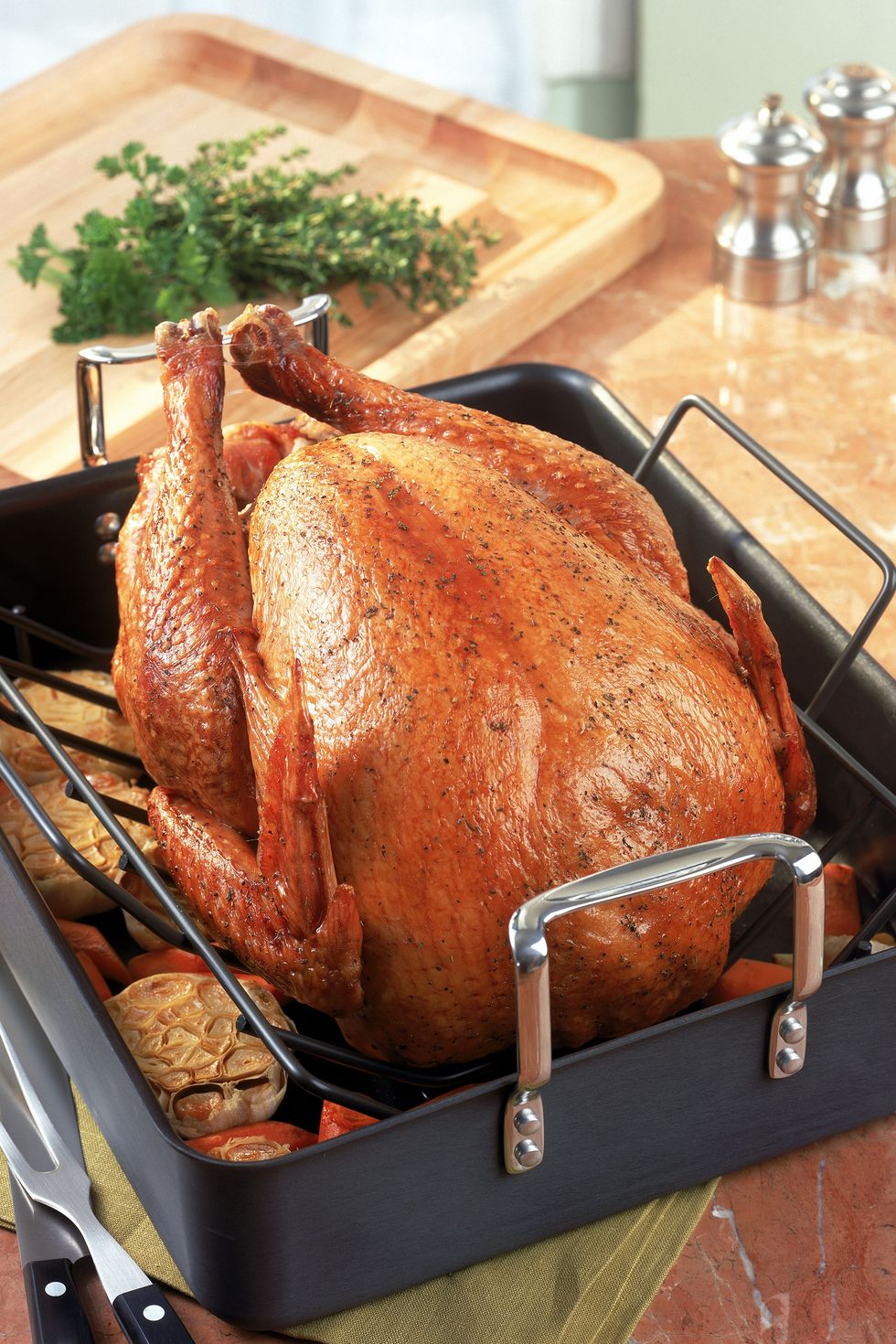 Food, Ingredient, Turkey meat, Cooking, Meat, Hendl, Chicken meat, Dish, Roast goose, Recipe, 