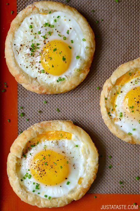 Cheesy Puff Pastry Baked Eggs