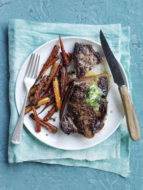 Recipe for seared steak with honey-roasted carrots.