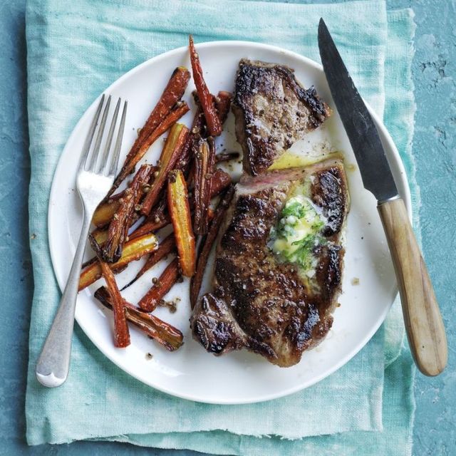 Recipe for seared steak with honey-roasted carrots.