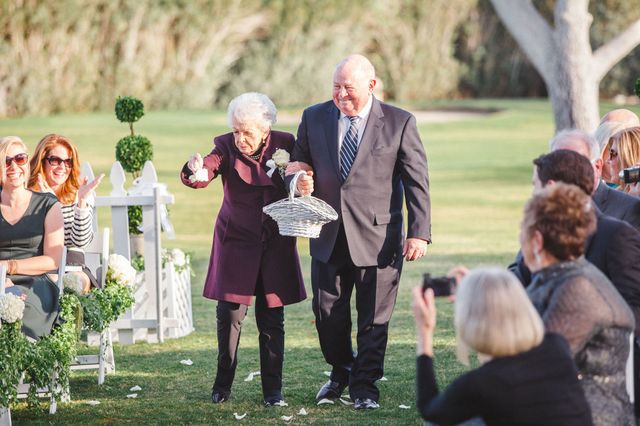 These Adorable Flower Grannies Will Convince You to Take on the Trend for  Your Wedding