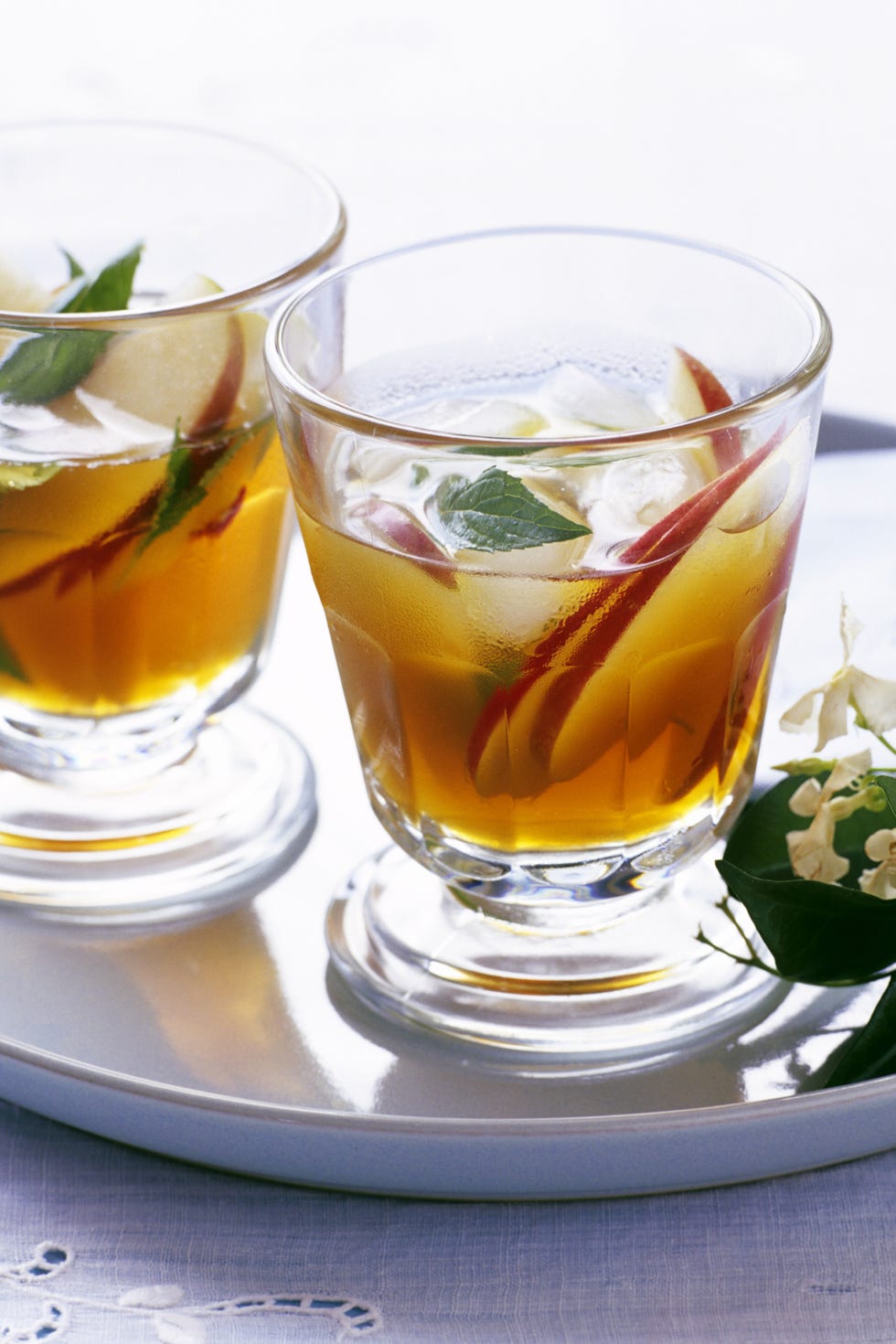 summer drinks double apple iced tea