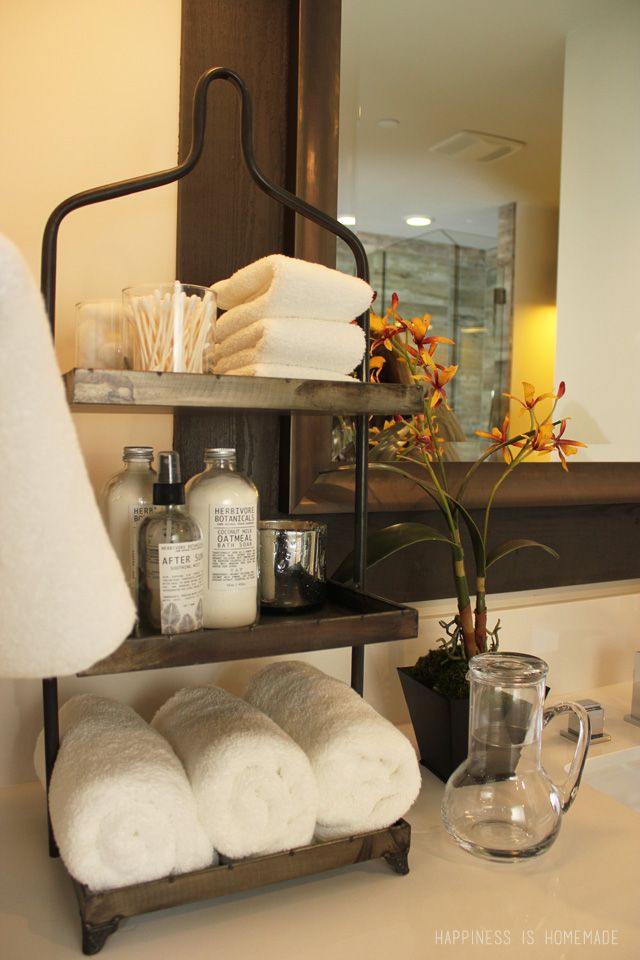 https://hips.hearstapps.com/wdy.h-cdn.co/assets/16/23/1465495299-bathroom-at-the-2014-hgtv-dream-home.jpg?crop=1.0xw:1xh;center,top&resize=980:*