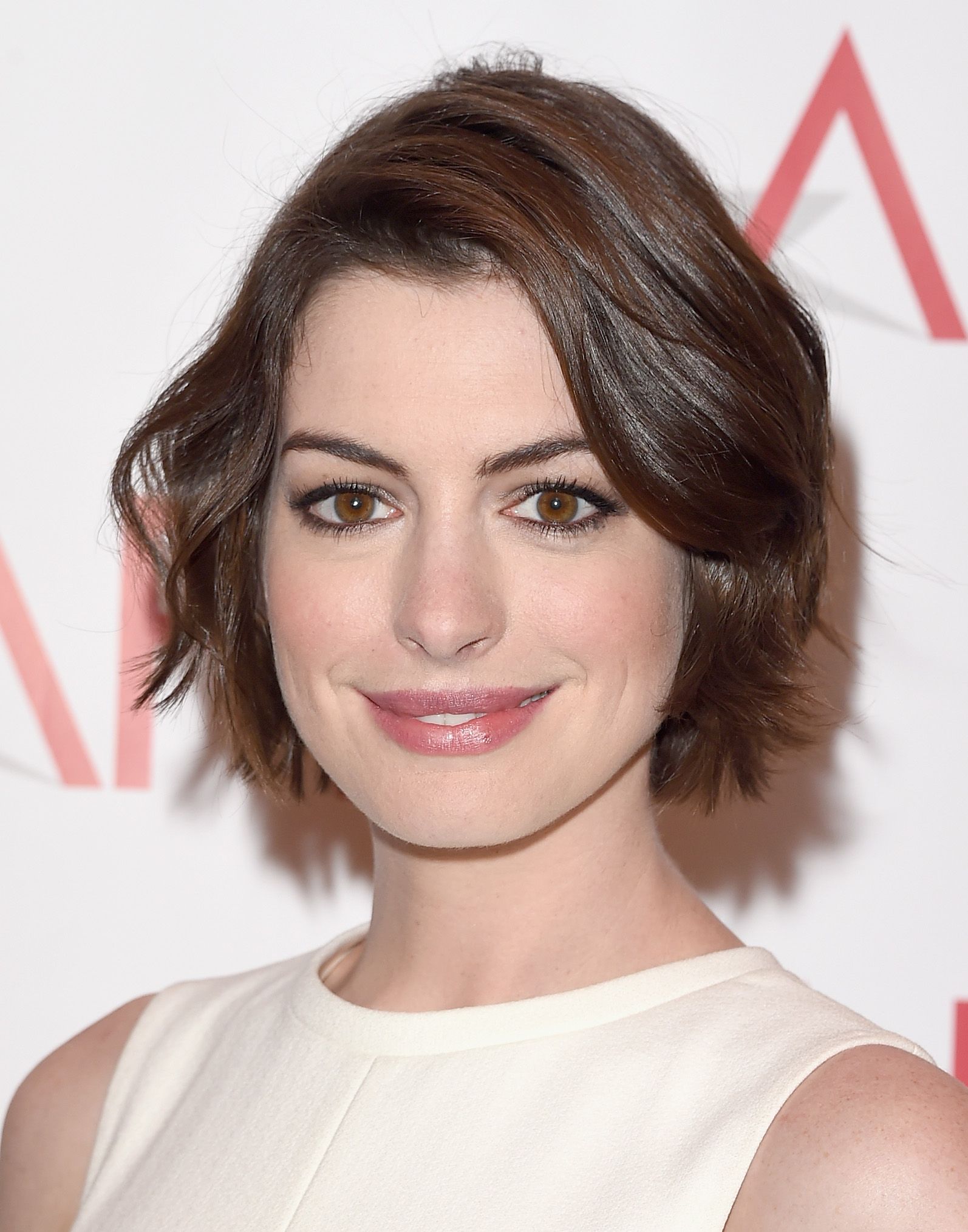 24 best haircuts for women over 30 - short hairstyle ideas