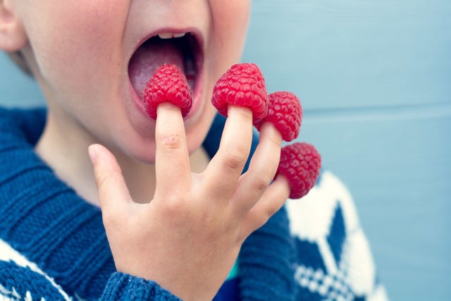 Finger, Skin, Red, Nail, Fruit, Strawberry, Strawberries, Carmine, Sweetness, Natural foods, 