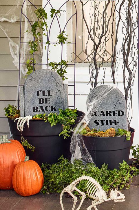 38 Scary Outdoor Halloween Decorations - Best Yard and Porch Halloween ...
