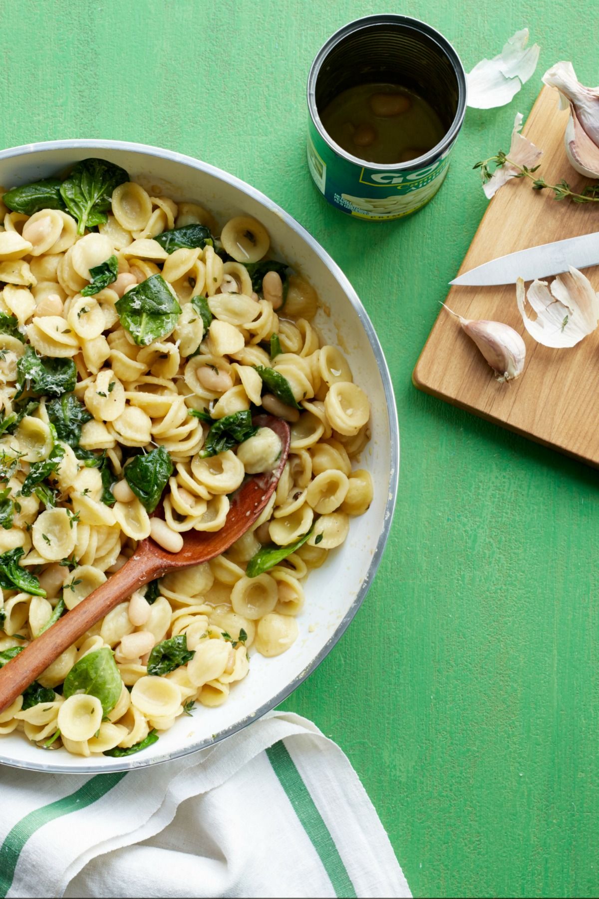 Girls urgently I want to create pasta with gravy in the presence of only sausage, tell me what you can cook with it Girls urgently I want to create pasta with gravy in the presence of only sausage, tell me what you can cook with it