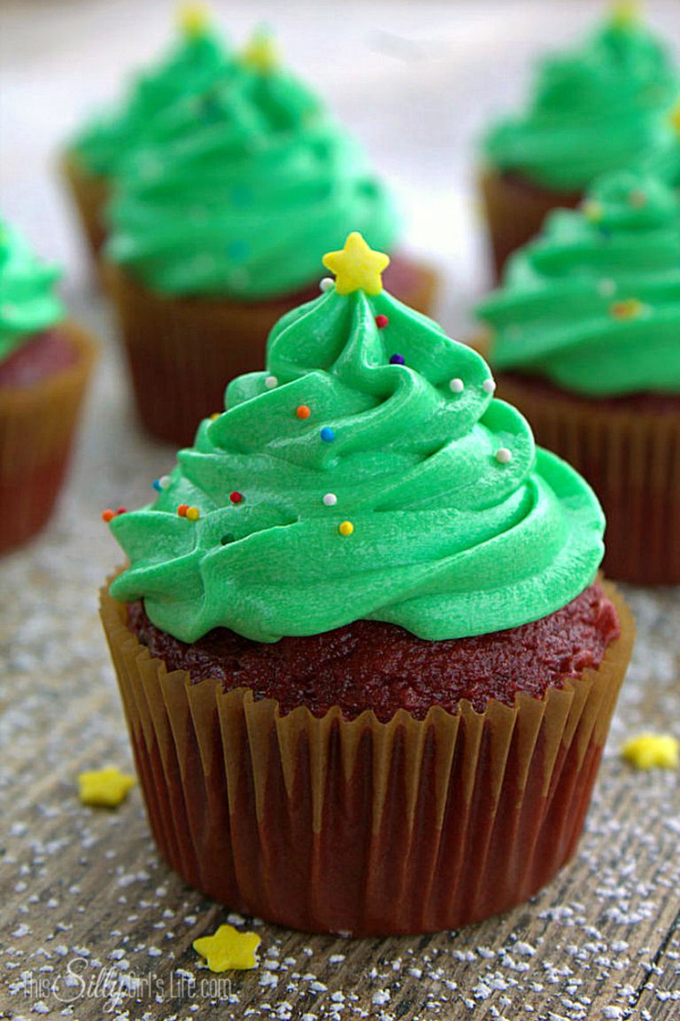 19 Cute Christmas Cupcake Ideas  Easy Recipes and Decorating Tips for