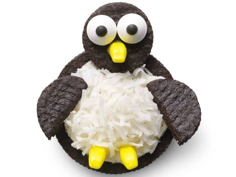 The Penguin Cake — Animal | Penguin cakes, Penguin birthday, Awesome party  decorations