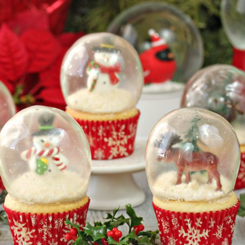 Christmas, Sweetness, Dessert, Collection, Confectionery, Souvenir, Holiday, Ornament, Frozen dessert, Cream, 