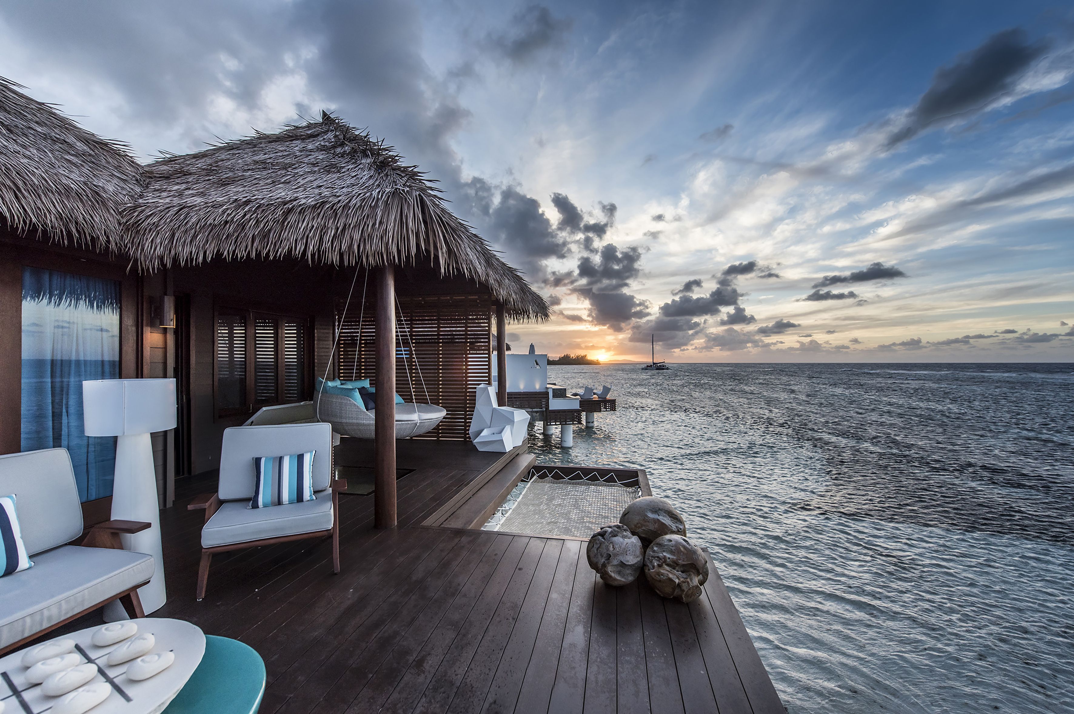 5 Best Overwater Bungalows in the USA (2024)