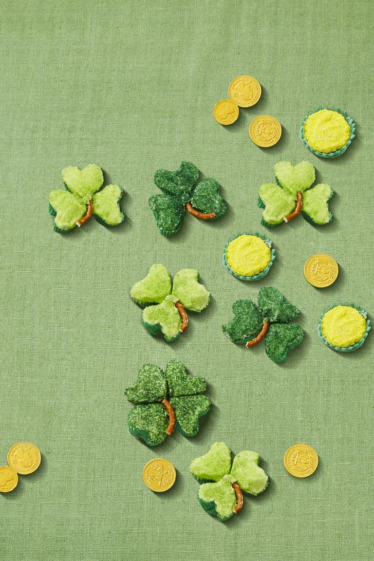 Best Shamrock Cupcakes Recipe - How to Make Shamrock Cupcakes for St ...