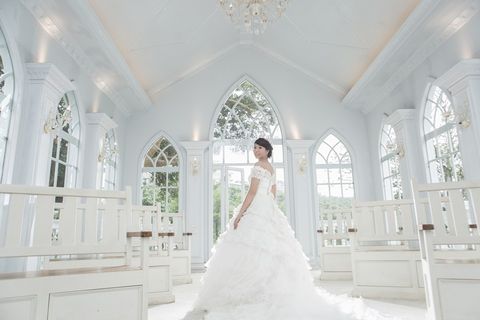 Dress, Wedding dress, White, Gown, Photograph, Bride, Clothing, Bridal clothing, Chapel, Architecture, 