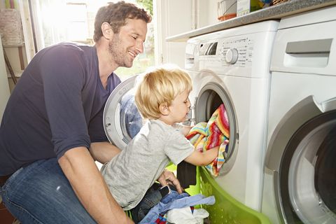 Washing machine, Major appliance, Clothes dryer, Laundry, Home appliance, Child, Washing, Laundry room, Room, Toddler, 