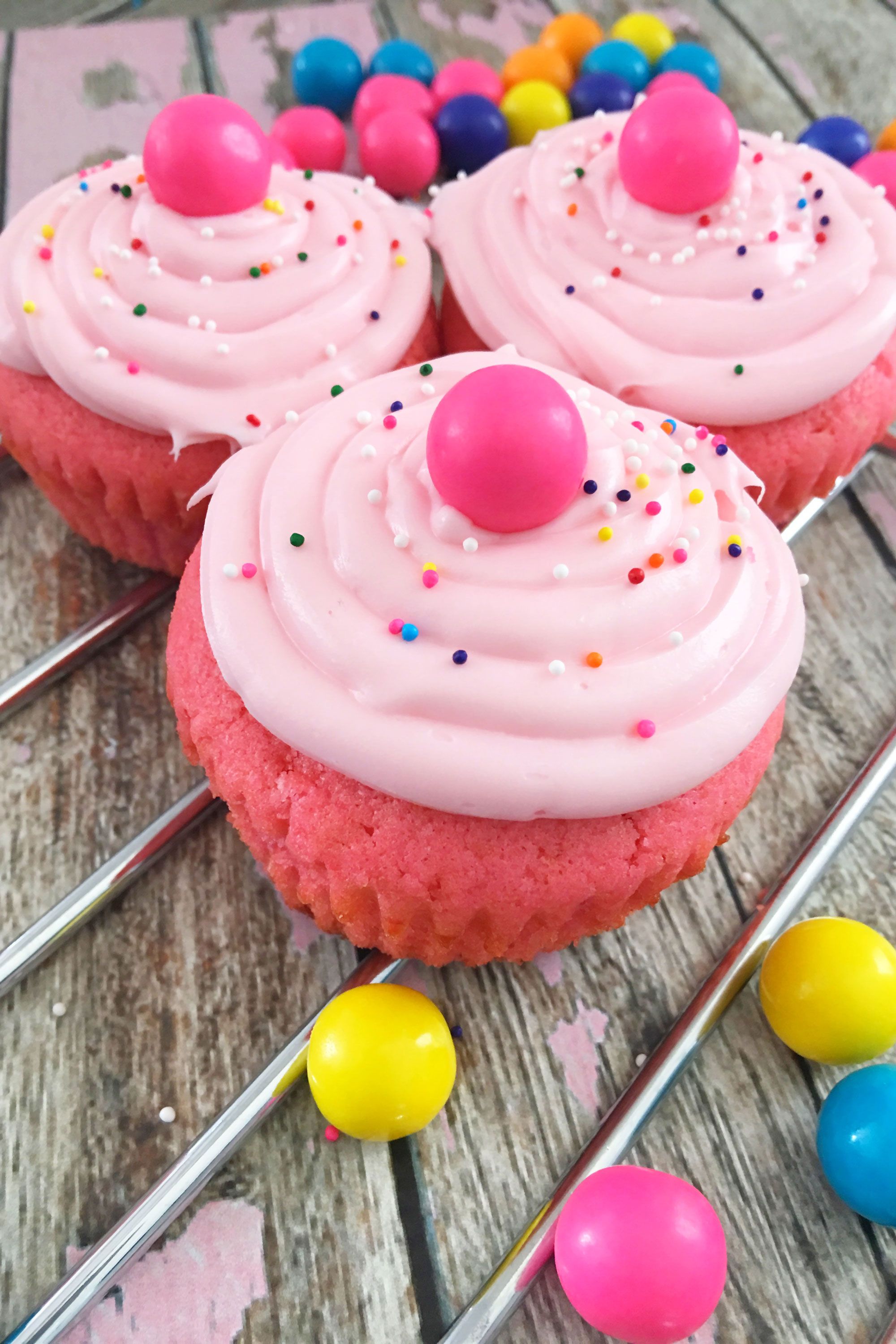 20 Easy Spring Cupcake Ideas Decorating Cute Spring Cupcakes Recipes   Bubblegum Cupcakes 2 