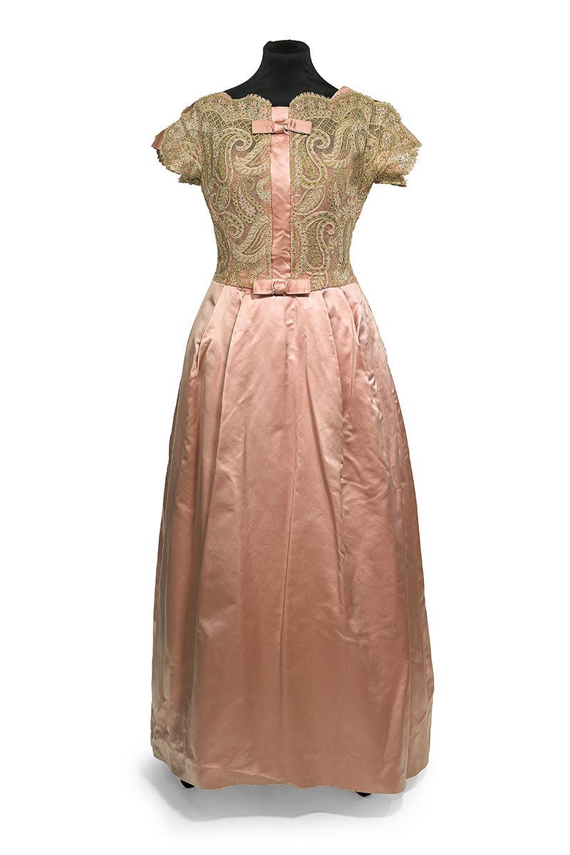 Clothing, Dress, Pink, Day dress, Peach, Brown, Sleeve, Gown, Cocktail dress, Beige, 